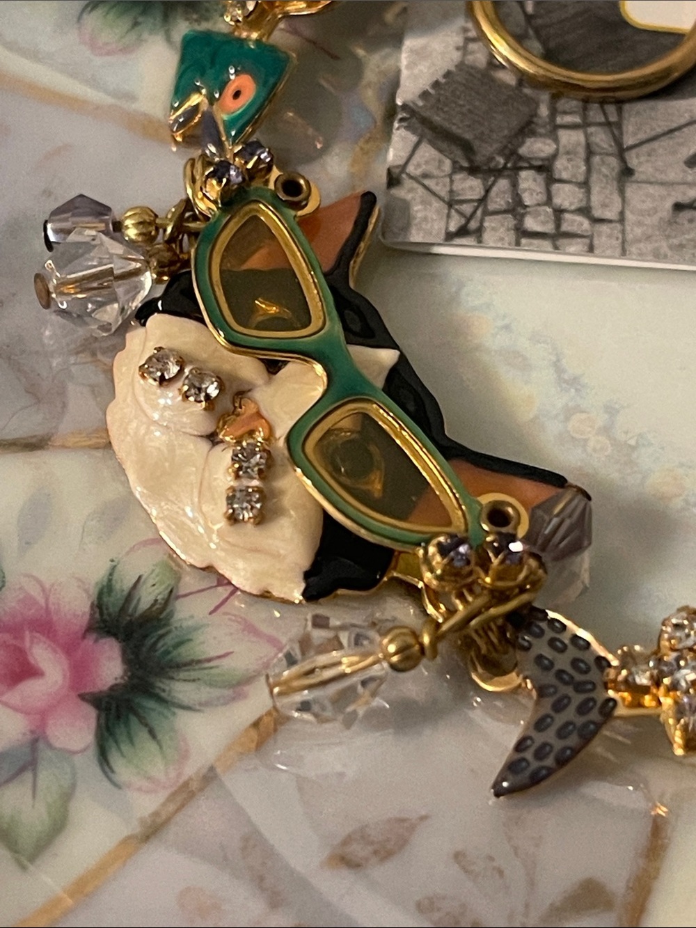 Vintage LATR 2GO “Glamour Puss” Cat Enamel Charm Bracelet - Picture 3 of 12